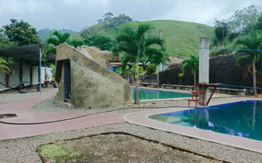 Gran Oportunidad: Complejo Turístico en Venta en El Oro, Ecuador