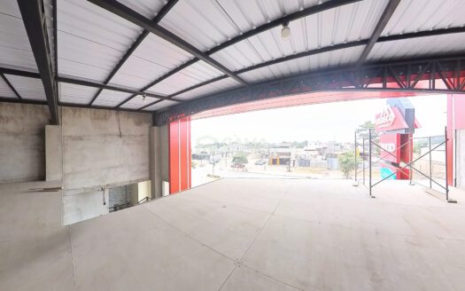 Alquiler de galpón con mezzanine en primer piso – Av. Ferroviaria – Excelente ubicación comercial