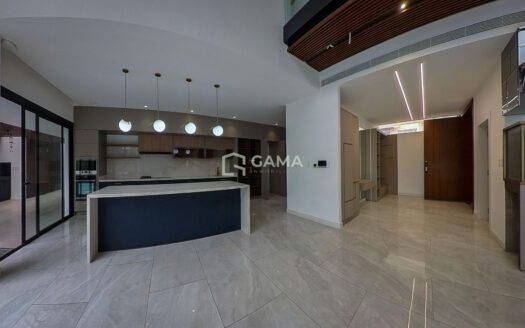 LUJOSA RESIDENCIA EN VENTA – URBANIZACIÓN MIRASOL