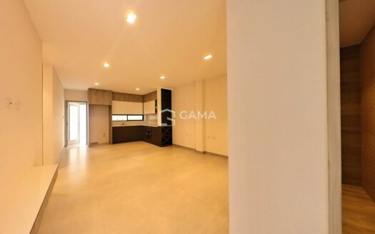 Villa en Venta en Urbanización Arboleia, Machala – 3 Habitaciones con Patio y Áreas Sociales