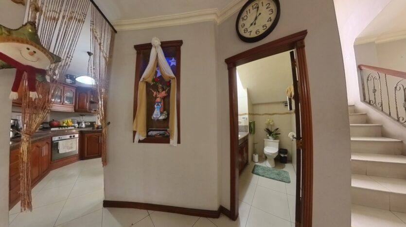 VENTA DE PROPIEDAD RESIDENCIAL EN CIUDADELA LAS CRUCITAS, MACHALA