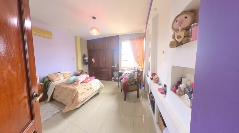 VENTA DE PROPIEDAD RESIDENCIAL EN CIUDADELA LAS CRUCITAS, MACHALA