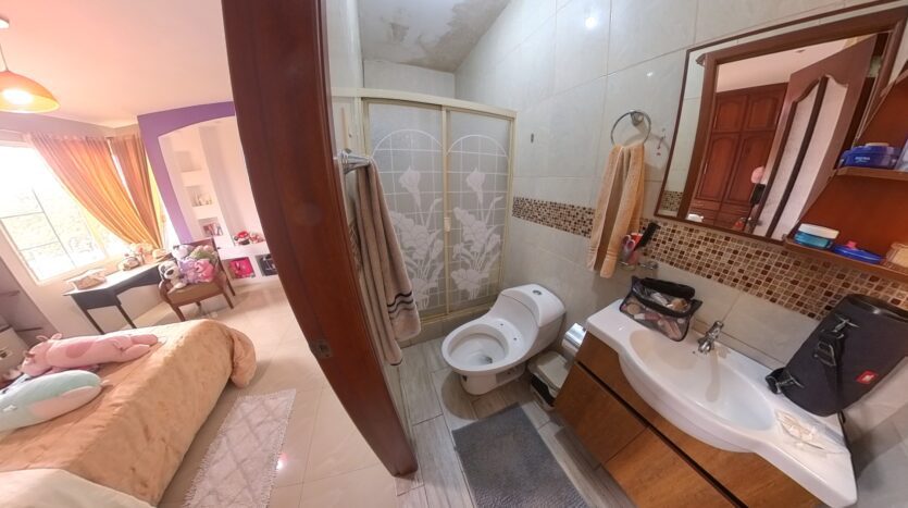 VENTA DE PROPIEDAD RESIDENCIAL EN CIUDADELA LAS CRUCITAS, MACHALA