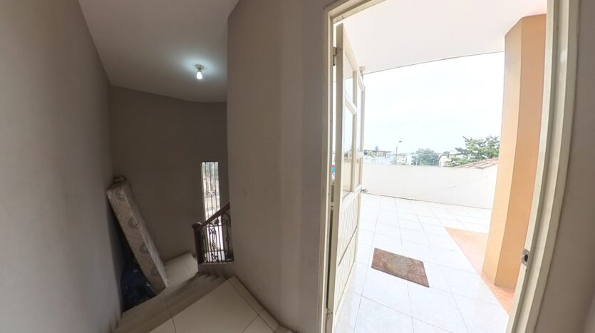 VENTA DE PROPIEDAD RESIDENCIAL EN CIUDADELA LAS CRUCITAS, MACHALA