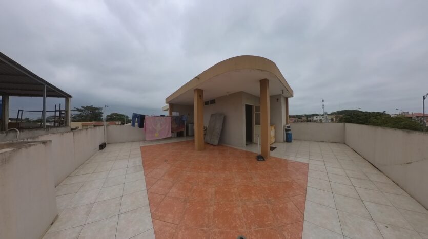 VENTA DE PROPIEDAD RESIDENCIAL EN CIUDADELA LAS CRUCITAS, MACHALA