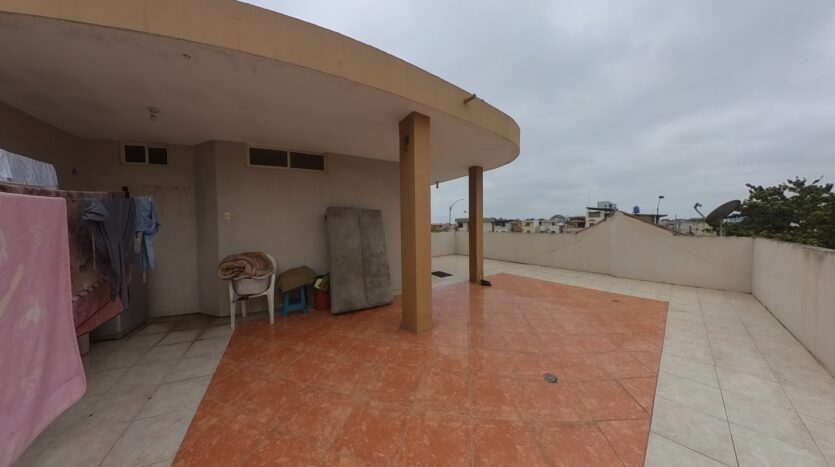 VENTA DE PROPIEDAD RESIDENCIAL EN CIUDADELA LAS CRUCITAS, MACHALA