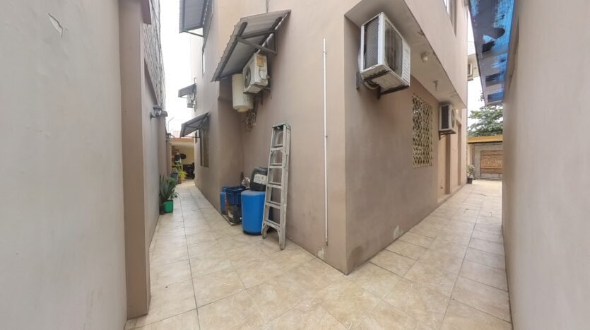 VENTA DE PROPIEDAD RESIDENCIAL EN CIUDADELA LAS CRUCITAS, MACHALA