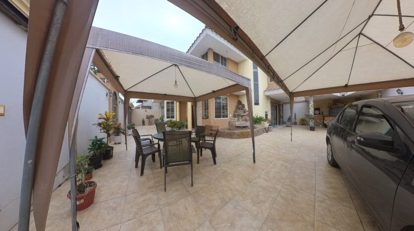 VENTA DE PROPIEDAD RESIDENCIAL EN CIUDADELA LAS CRUCITAS, MACHALA