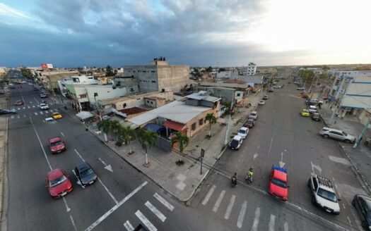 ALQUILER DE PROPIEDAD ESQUINERA EN ZONA COMERCIAL, MACHALA Ubicación Av. Arízaga y 9 de Mayo (Esquina)