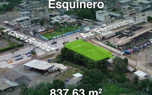 Venta de terreno comercial esquinero en Av. Ferroviaria y Alejandro Castro Benítez
