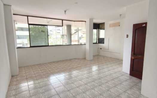 Alquiler de Oficinas en Mezzanine – Calle Bolívar, Centro de Machala