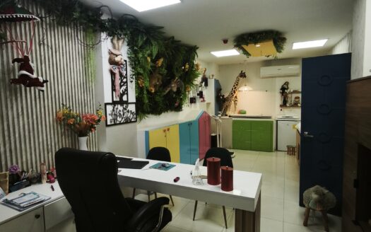 🏥 CONSULTORIO EN VENTA – UBICACIÓN ESTRATÉGICA EN MACHALA