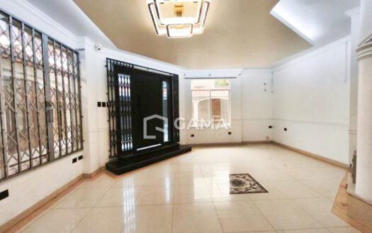 Casa en Alquiler en Unioro, Machala – 5 Habitaciones