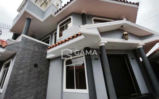 Casa en Alquiler en Unioro, Machala – 5 Habitaciones
