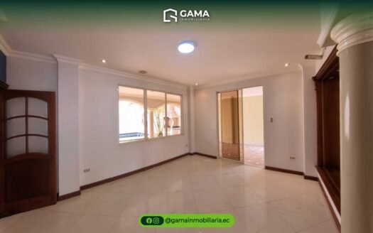 Hermosa Casa con Piscina en Alquiler – La Carolina, Machala
