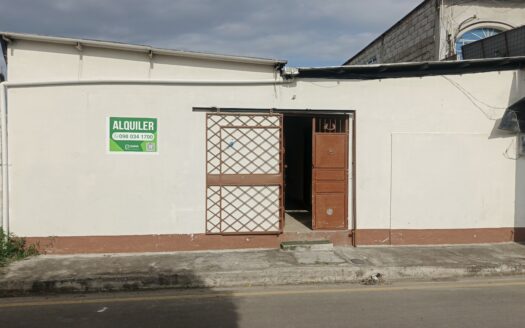 Alquiler de casa amplia en una planta, ideal para empresas o familias numerosas