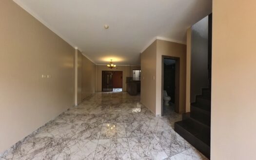 Alquiler de Hermosa Casa en Urbanización – Oro City 4ta Etapa