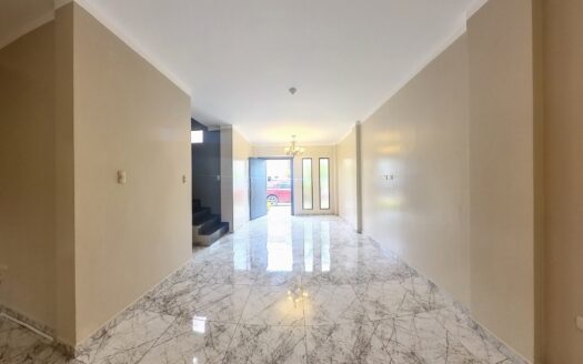Alquiler de Hermosa Casa en Urbanización – Oro City 4ta Etapa
