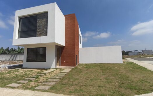 Casa en Alquiler dentro de Urbanización