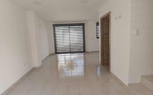 Casa en Alquiler dentro de Urbanización