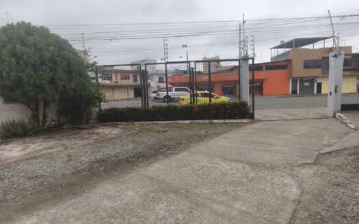 Local Comercial en avenida principal