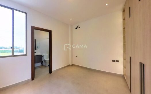 Casa en Venta en Urbanización Fontari – Modelo Villa Toscana, Machala